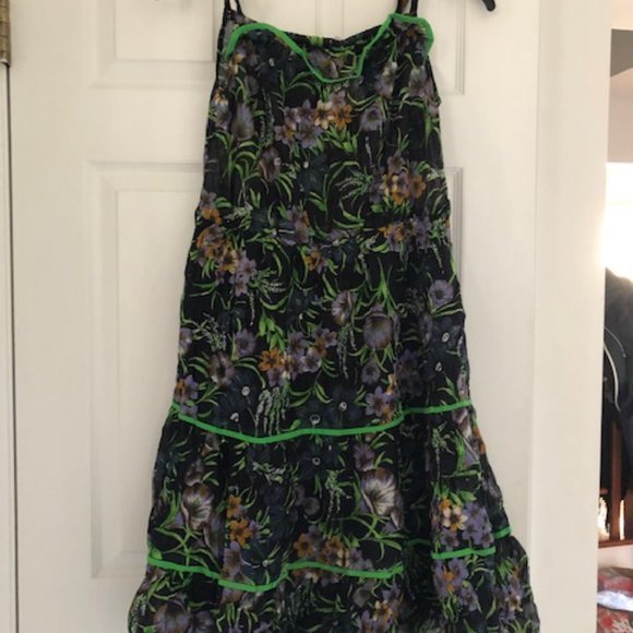 Beautiful Floral Summer Sundress. Size: Medium - Picture 3 of 7